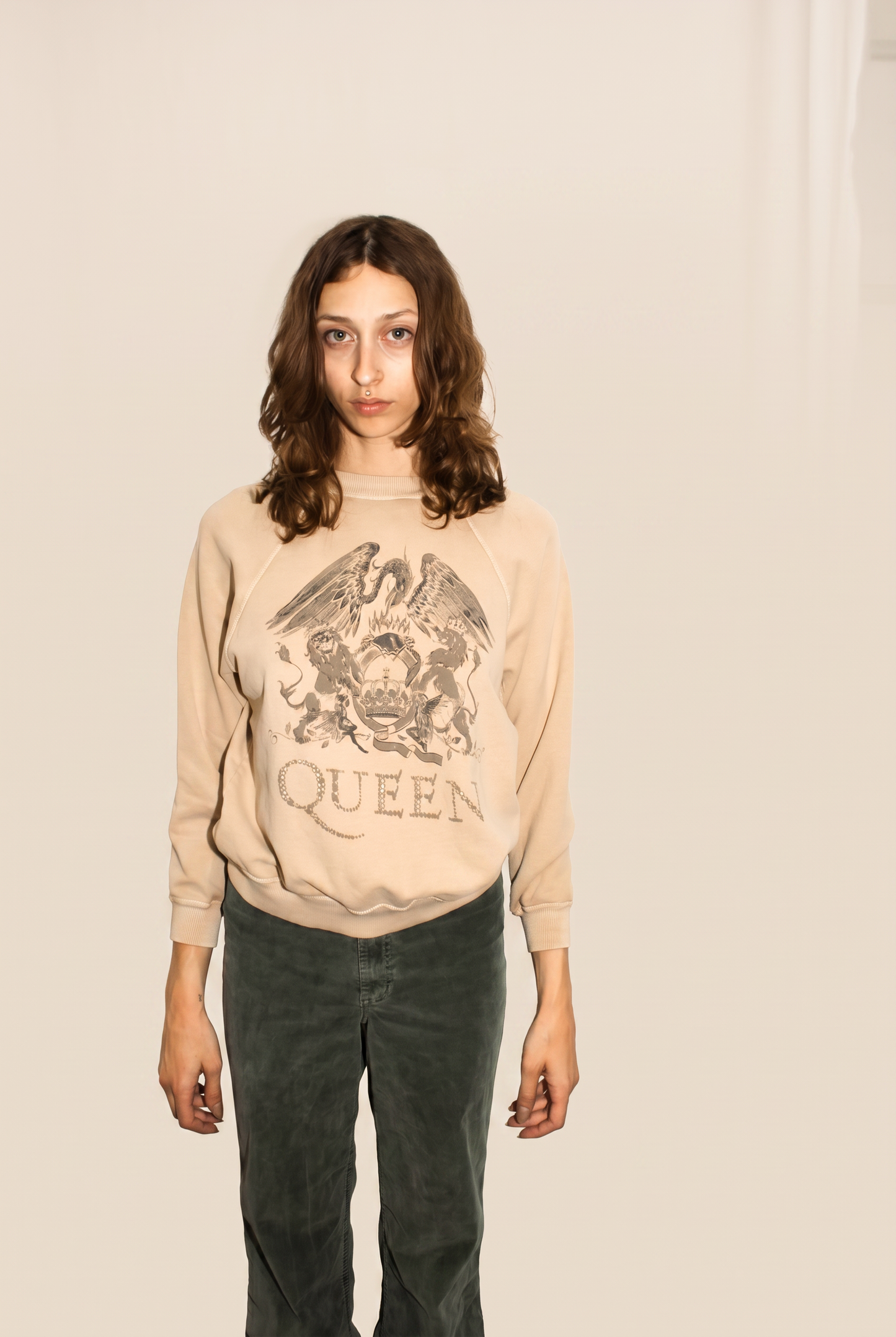 Queen Crest Womens Pullover Sweatshirt