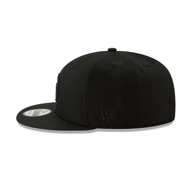 Tennessee Titans - Black on Black 9Fifty Basic Snapback Hat New Era