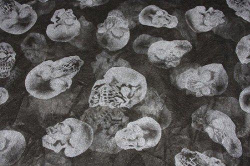Skull Cloth Prop 30'' x 118'' Halloween Decoration
