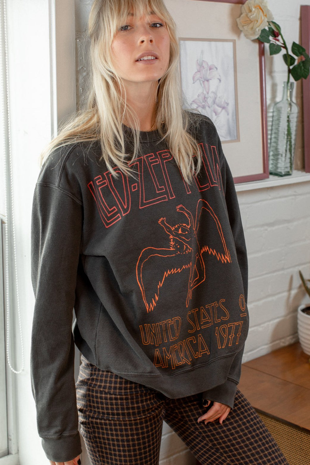 Led Zeppelin USA 1977 Womens Crewneck Sweatshirt Vintage Black