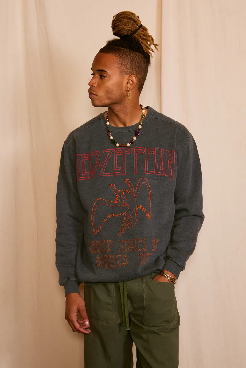 Led Zeppelin USA 1977 Mens Crewneck Sweatshirt Vintage Black